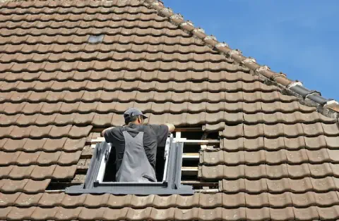 Pose de velux - Savigny-en-Véron